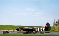 horsa-glider-with-british-paratroops_001